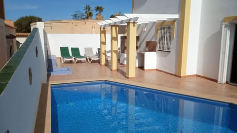 Terrace with built-in bar-b-q