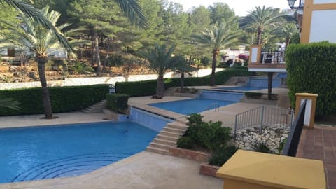 Pool with different depths ideal for little ones too!