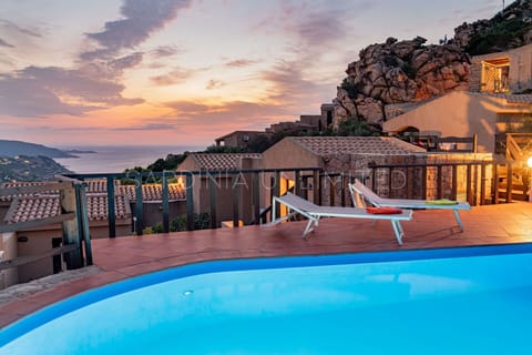 Balcony / Terrace / Patio, Building Exterior, Outdoor, Pool