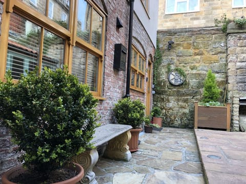 Cottage Frontage