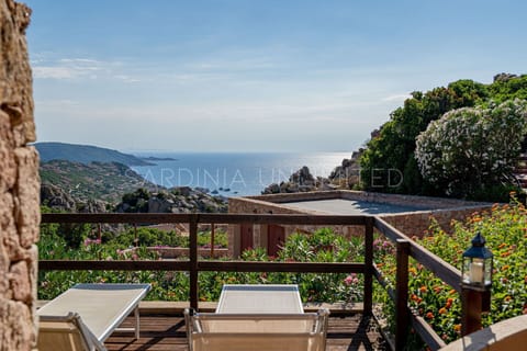 Independent villa with a great sea view in Costa Paradiso for rent.