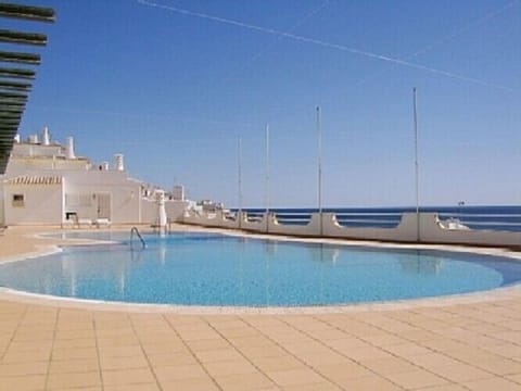 swimmingpool with sea view