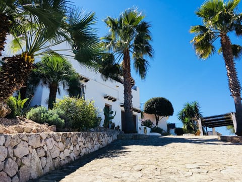 Chalet with wonderful views of the sea and mountains, pool, WiFi House in Marina Alta