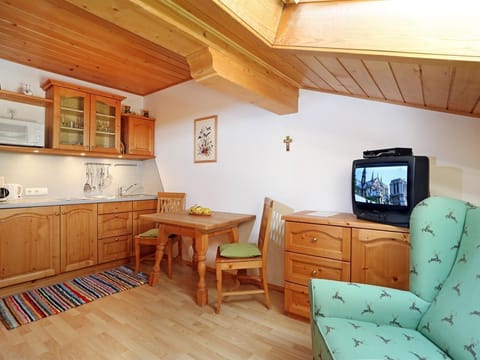 Apartment Kaiserzimmer with 1 living room / bedroom - Guggenhof Farm Stay in Salzburgerland