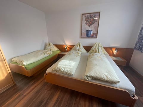 5-person apartment, home no. 3 - Guesthouse Glaagut - Family Hain Farm Stay in Salzburgerland