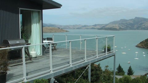 The wrap around deck for outdoor living
