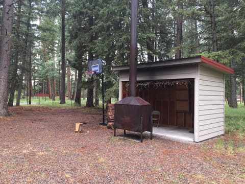 Warming Shed & Basketball Hoop
