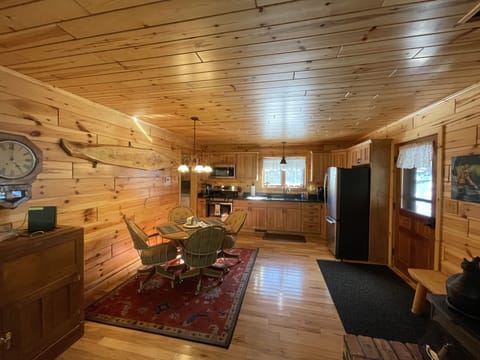 Kitchen & Dining Area