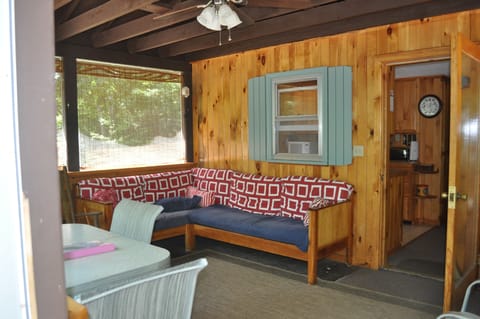 Screen porch