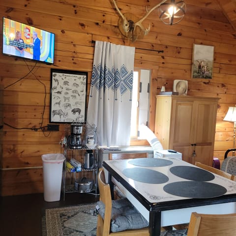 dining table, expands to seat 6