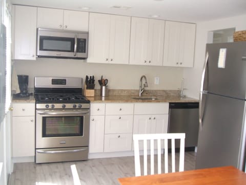 Kitchen - all appliances new in 2013