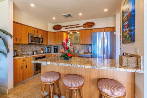 Another dining option - the granite island