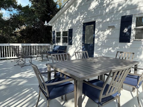 Welcome to the Captain's Sea Cabin. We are so glad you stopped by!