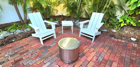 Real wood bon-fire stove and relaxed seating.  