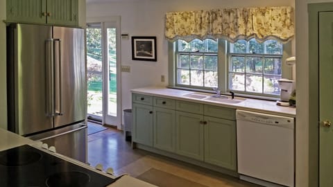 another kitchen photo