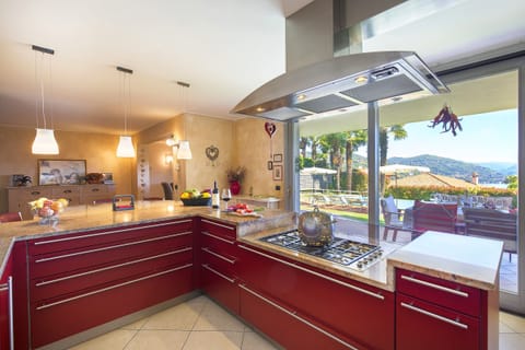 Villa Seta, Meina, Lake Maggiore - by NORTHITALY VILLAS vacation villa rentals