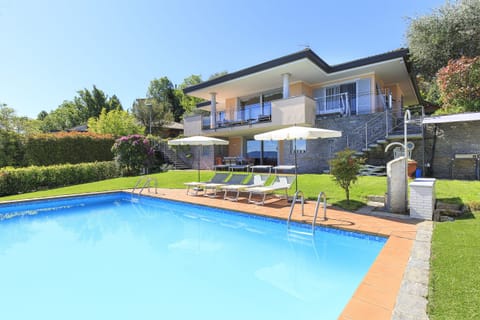 Villa Seta, Meina, Lake Maggiore - by NORTHITALY VILLAS vacation villa rentals