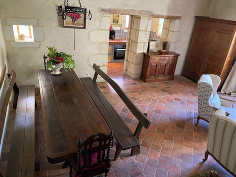 Le Séjour et sa grande table