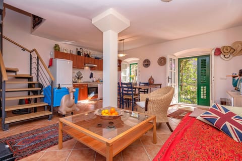 Living Room &
Kitchen