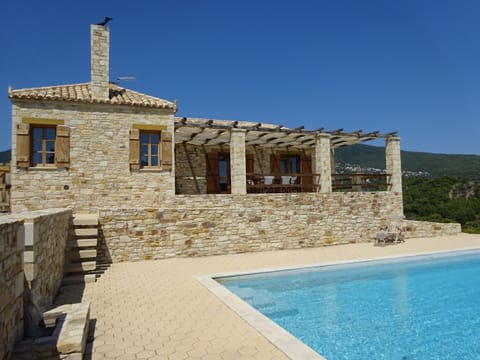 Villa Semele with the village of Nerotrivia in the distance