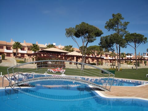 Pool.
