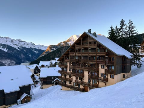 Fabulous location for skiing in and out. Close to Poutran and Alpette lifts