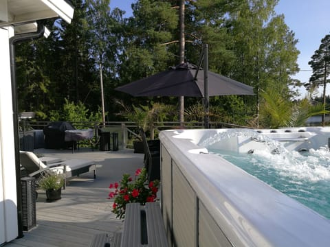 Terrace, pool and big table for 8 people