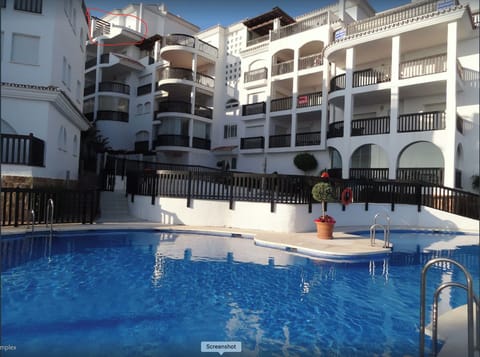 Swimming pool, apartment complex 