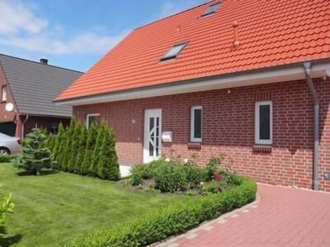 Exterior view (small)