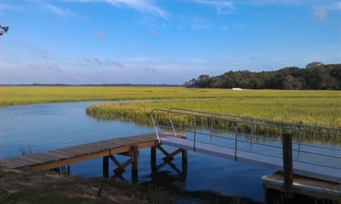 Welcome to a lowcoutry paradise! 62 acres of tranquility nestled on Hut Creek...