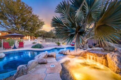 Experience bliss in our desert oasis, complete with a pool, soothing spa, and comfortable seating. Nature's sanctuary awaits. 🌵🏊‍♂️🌞 #OasisGetaway