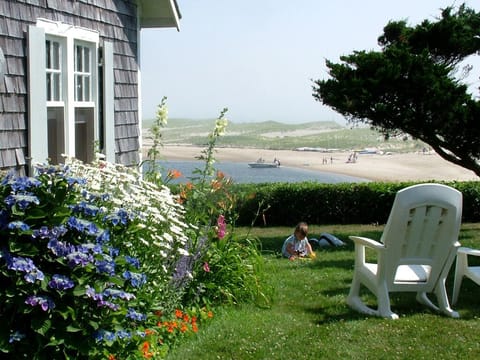 "Little House" cottage, 30' from the edge of the Bluff