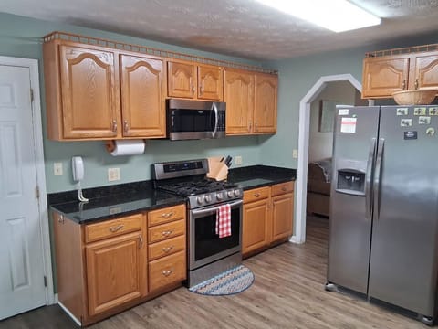 Full kitchen with dishwasher