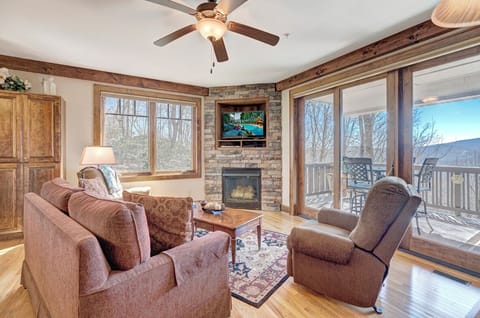 Living Room--- End Unit w/ More Privacy, Mtn View