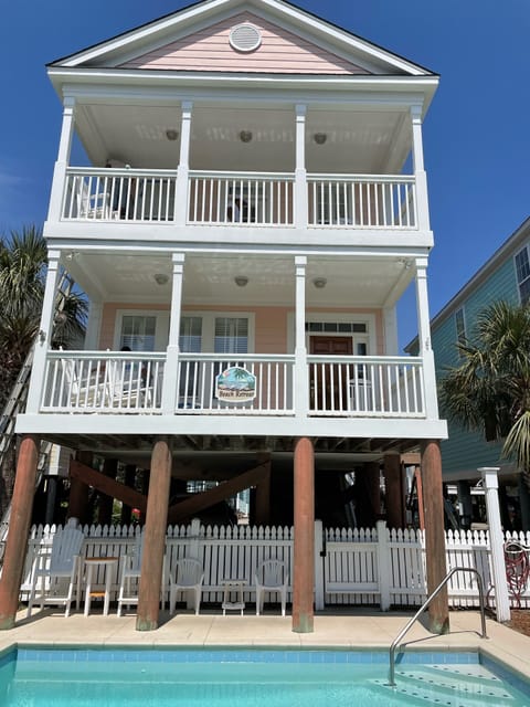 Should be “Peach Retreat” instead of “Beach Retreat”.