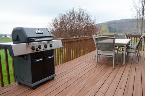 New grill -
Can you smell something cooking? 
