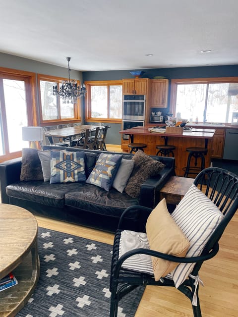 Large living room with seating for the whole family