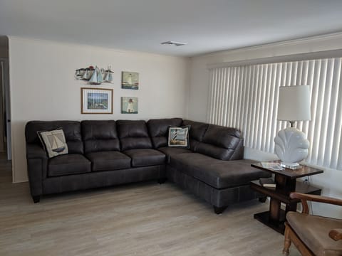 2nd floor living room