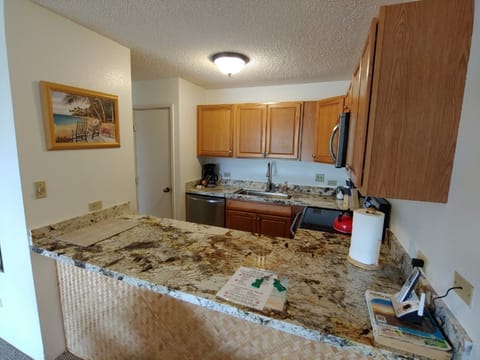 Beautifully updated kitchen with full size appliances