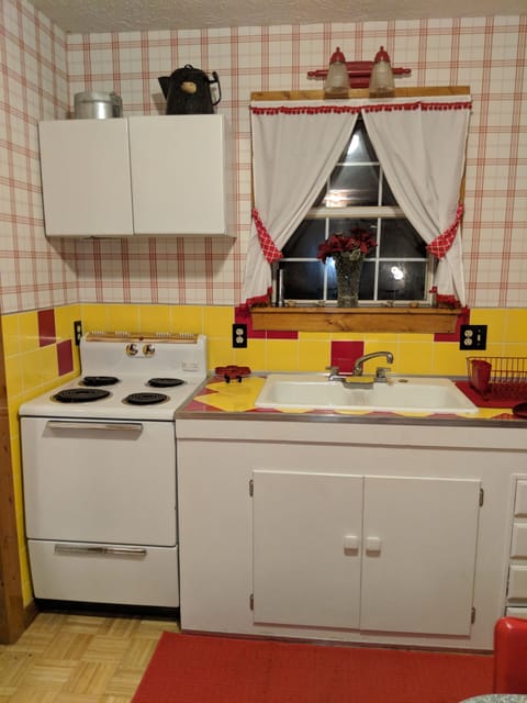 Get things cooking on the '56 General Electric Spacesaver stove