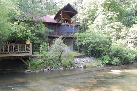 Cartecay Hideaway, steps from the river