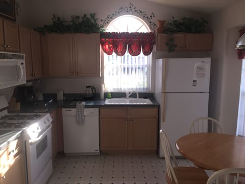 Sunny and well equipped kitchen!