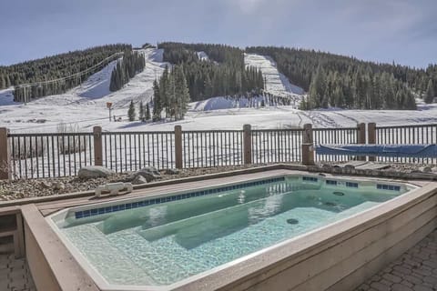 Slope-side Hot Tub: Designated for Fox Pine guests only, this hot tub is the perfect place to unwind and watch all the action on the mountain. 