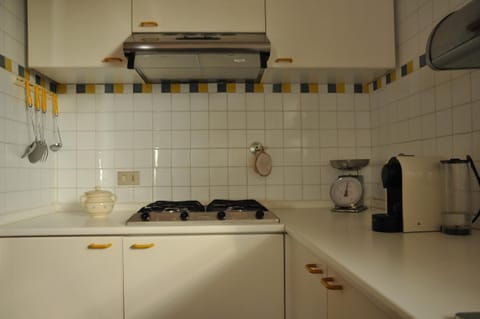 full equipped kitchen 