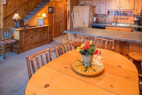 Dining table comfortably seats 6