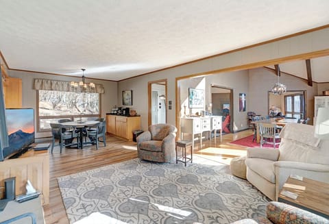 Den and Breakfast Nook