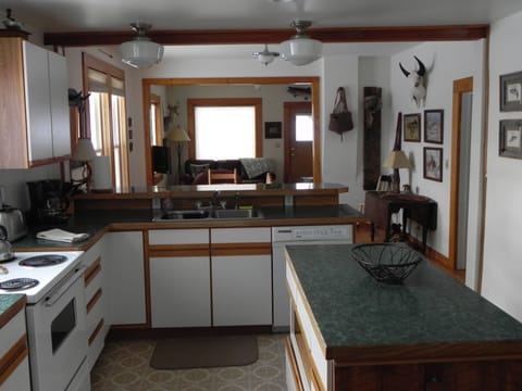 Fully Stocked Kitchen!