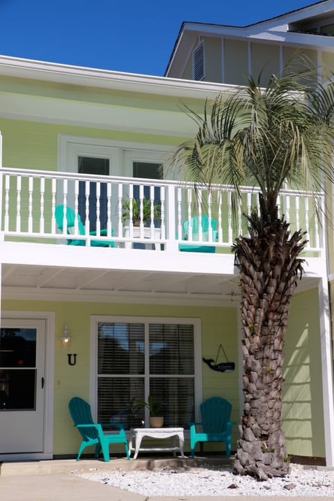 Entrance to Sunset Palms, Unit U