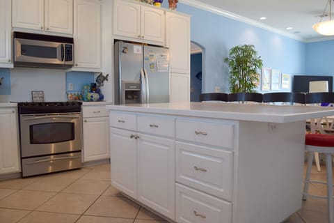 Well equipped kitchen  stainless steel appliances.. 4x6' Island w/4 bar stools