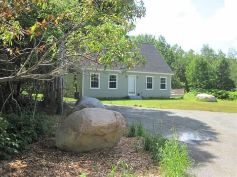 view approaching the property from the drive down the driveway